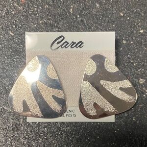 Cara 90s Silver Earrings